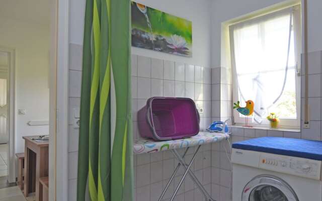 Modern Apartment in Reiste near Forest