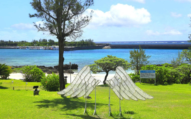 Hotel Breezebay Marina