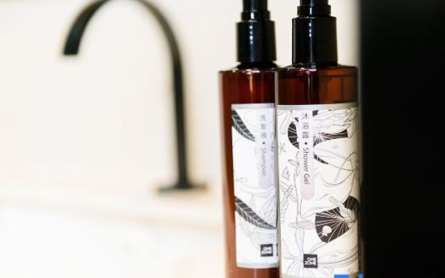 Shankee Tea Style Hotel (Kunming South High-Speed Railway Station Chunrong Street Subway Station)