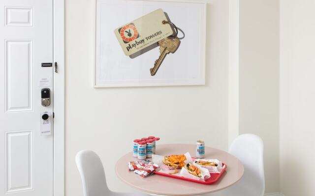 The Neighborhood Hotel - Lincoln Park