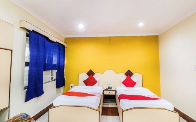 OYO 38200 Hotel Goutam Vihar