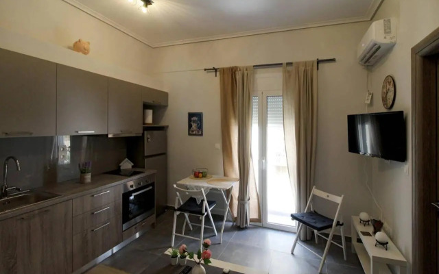 Cozy flat in Hilton, central Athens, 3' metro, VFM!