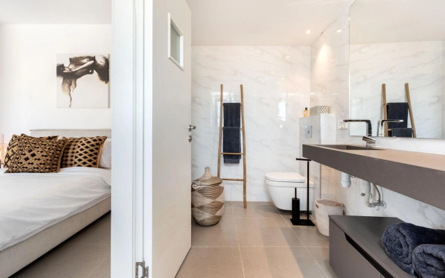 2 Bedroom Duplex with Amazing Sea View Terrace