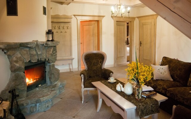 KRUPÓWKA MOUNTAIN RESORT - Widokowy hotel z basenami i wellness