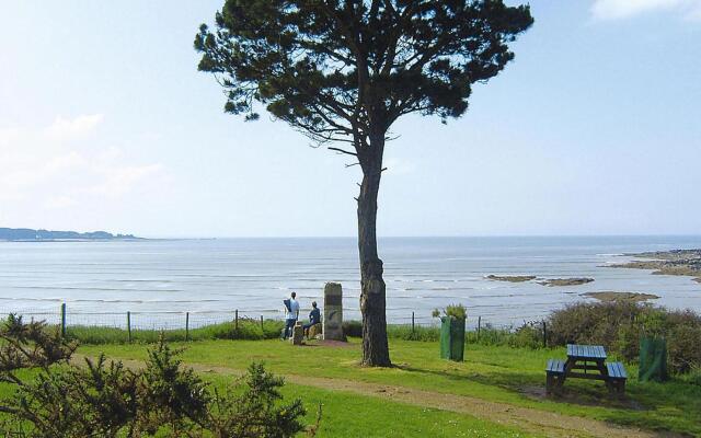 Semi-detached House, Penestin