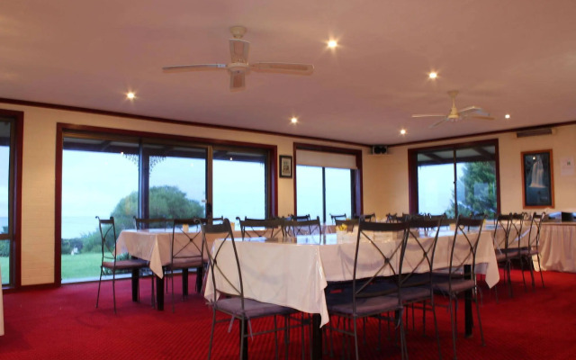 Skenes Creek Lodge Motel and Restaurant