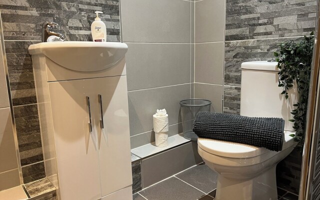 City Centre 1 Bed Sleeps 4 H5