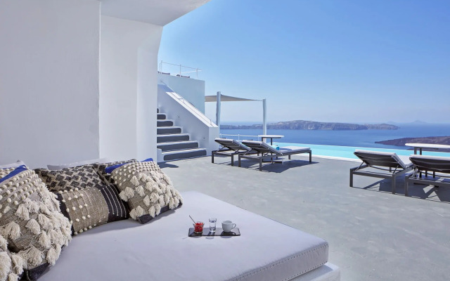Cosmopolitan Suites