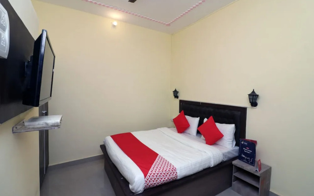 Sandhya Guest House by OYO Rooms