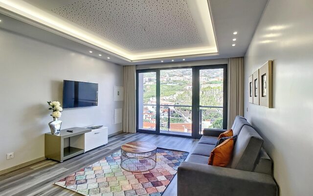 Torre Palace II by Atlantic Holiday