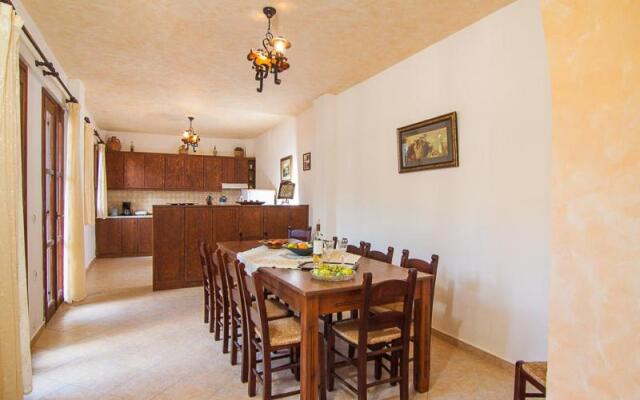 Sarris Villa, a country side villa, By ThinkVilla