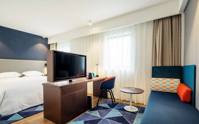 Holiday Inn Express Shaoxing Paojiang, an IHG Hotel