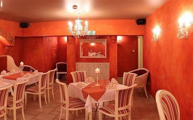 Villa Estera - Hotel & Restauracja