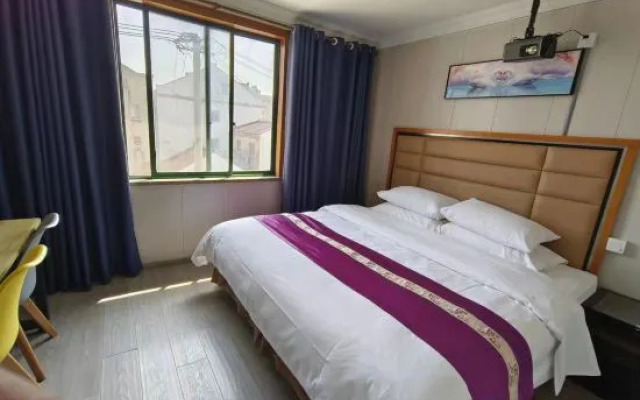 Zhilan Light Luxury Hotel