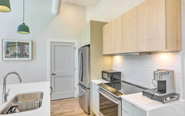 Contemporary Cincinnati Condo - Pets Allowed!