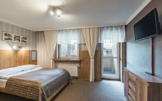 Guest Rooms and Family Apartments
