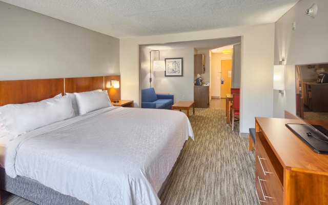 Holiday Inn Express & Suites Raleigh North - Wake Forest, an IHG Hotel