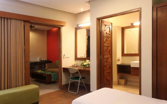 The Green Zhurga Suites