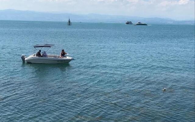 Ferienwohnung am Zeppelin Hangar