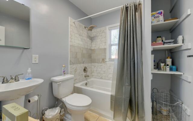 Renovated Charlotte Bungalow - 3 Mi to Downtown!