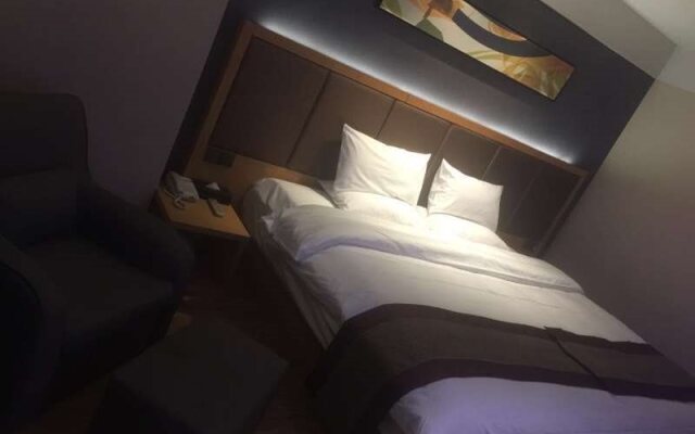 Starway Hotel Nantong Sports Convention Center