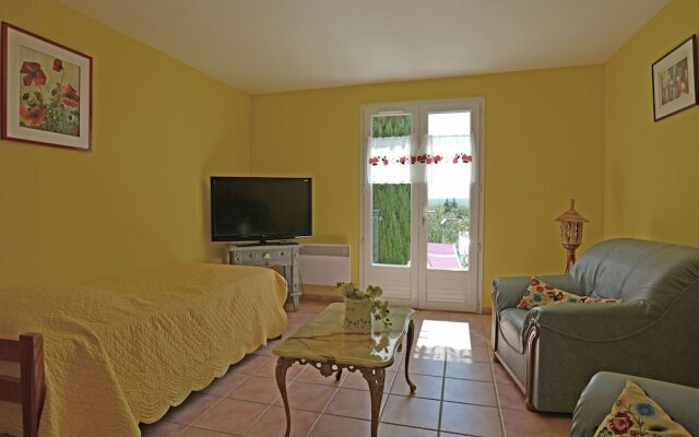 Beautiful Holiday House With Airco and Private Pool Near Uzès