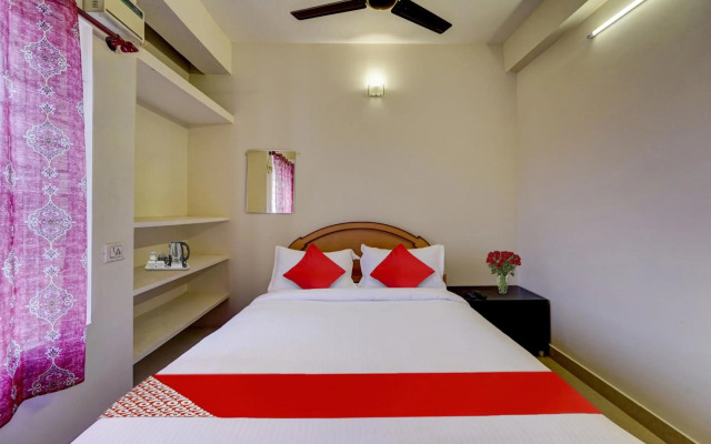 OYO Flagship 80521 Senthamizh Residency