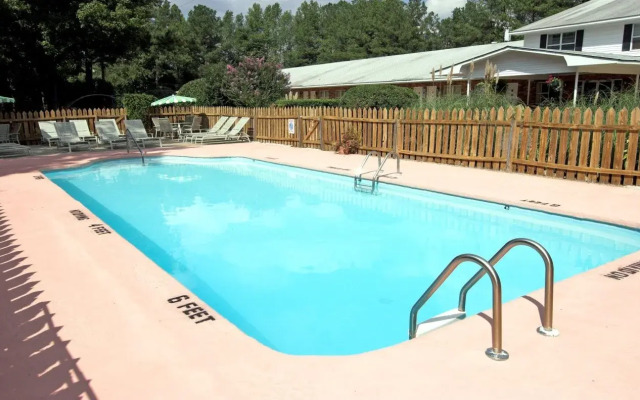 Durham Skyland Magnuson Hotel