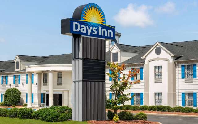 Days Inn by Wyndham Shallotte