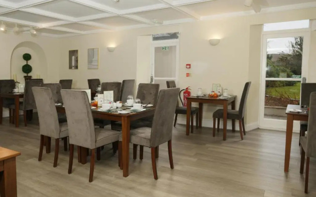 Lovelady Shield Hotel