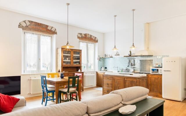 Veronetta Riverside Apartment