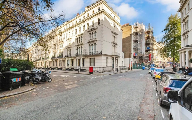 London Collection Kensington Gardens