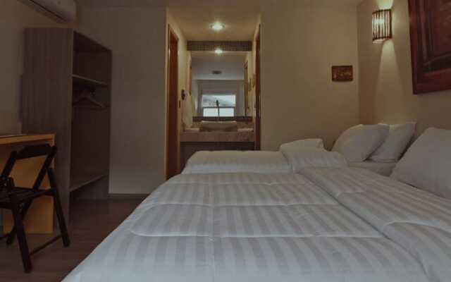 Porto Charitas Sailing Guest House