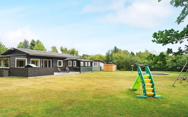 6 Person Holiday Home in Hojby