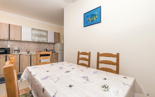 Awesome Apartment in Bresca With Wifi and 2 Bedrooms