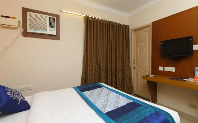 The City Manor by OYO Rooms