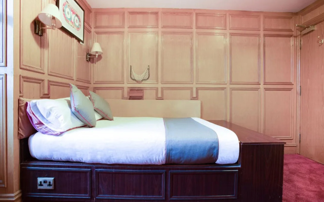 The Rowers Hotel by OYO