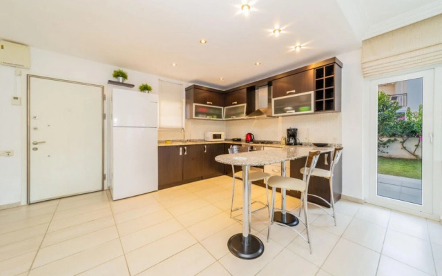 Central Villa With Garden and Pool in Kemer