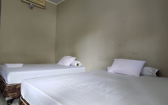 OYO 93051 Wisma Syariah Buloe Near Lapangan Abubakar Lambogo Batili Enrekang – Guest Rooms – Enrekang