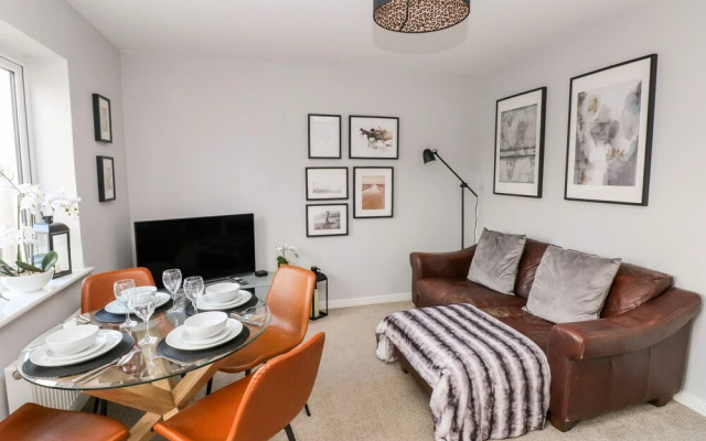 10 Belfrey Close