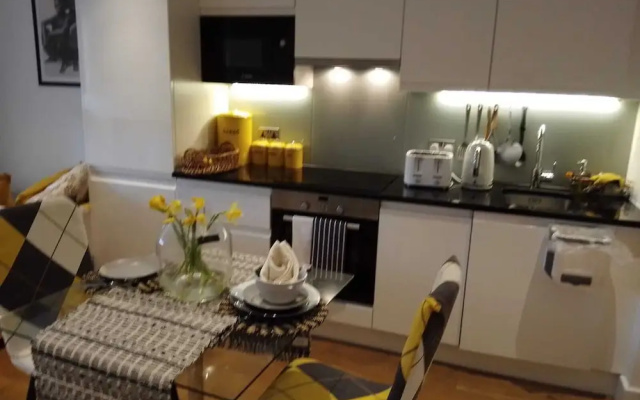 5 Mins to East Croydon Station With Concierge