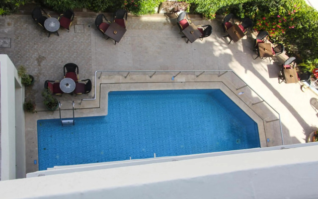 New Farah Hotel