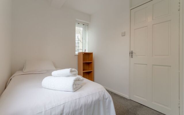 Lovely Wimbledon Family Apartment