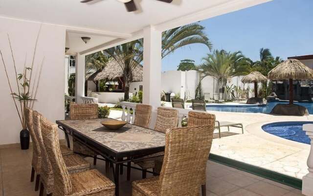 Large Ground Floor Condo Steps From the Pool