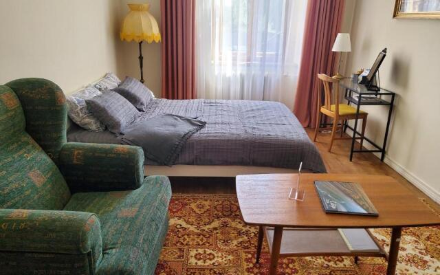 Stories Writer's AP 40sqm Renovated Free parking