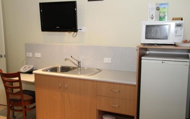 Country Roads Motor Inn Gayndah Qld