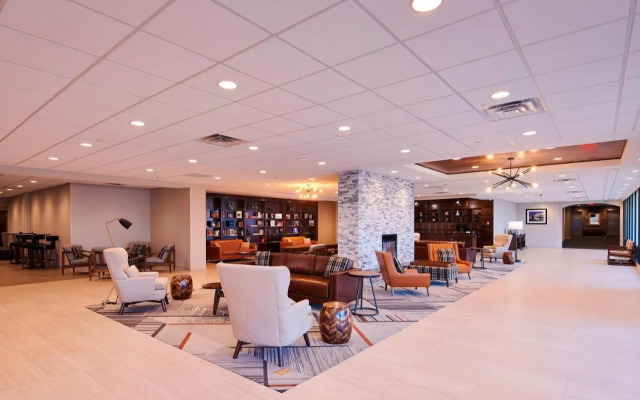 Clarion Hotel & Conference Ctr