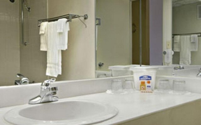 Baymont Inn & Suites Grand Rapids Near Downtown