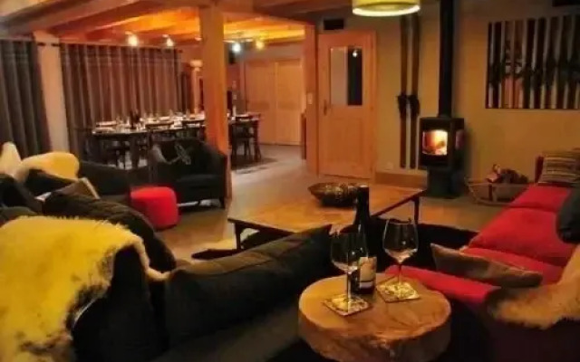 Ski PDS Mustang Chalet Châtel