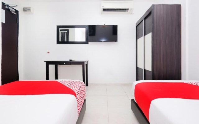 OYO 711 Tawaquf Inn